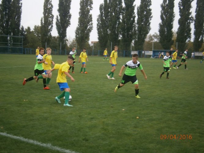 U15 - VYDAŘENÝ PŘECHOD NA VELKÉ HŘIŠTĚ